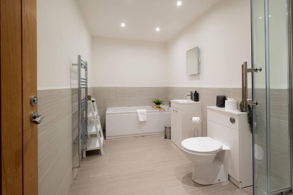 2 Bed 2 Bath Spacious Apartment In Central Aberdeen Exterior photo